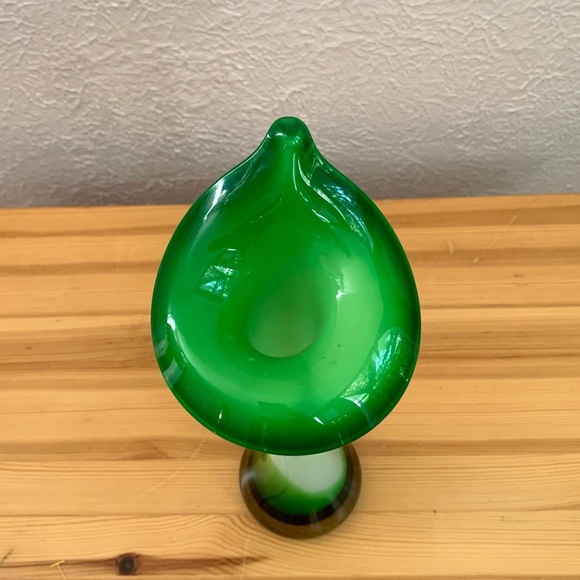 Vintage Jack In The Pulpit Tulip Vase in green - Picture 5 of 8